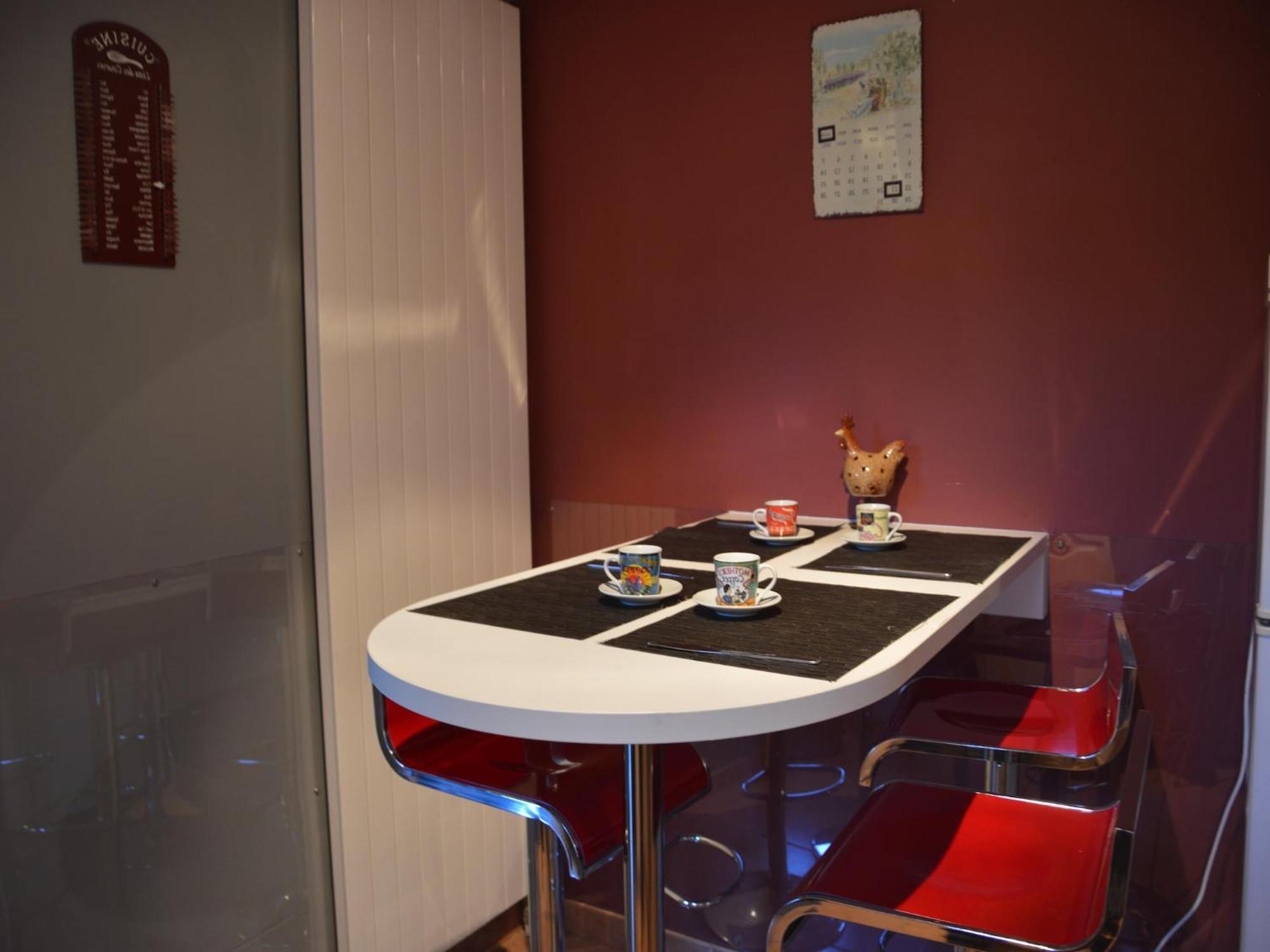 Modern Holiday Home In Stavelot With Fireplace Экстерьер фото